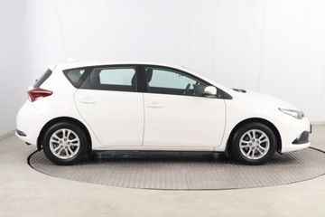 Toyota Auris II Hatchback 5d Facelifting 1.33 Dual VVT-i 99KM 2016 Toyota Auris 1.3 Dual VVT-i, Salon Polska, zdjęcie 5