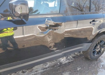 Land Rover Defender IV (L663) 90 2.0 i4P 300KM 2025 Land Rover Defender 2025r., 110 P300, 2L, od ubezpieczalni 2.0 Benzyna, zdjęcie 8