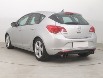 Opel Astra J GTC 1.4 Turbo ECOTEC 140KM 2013 Opel Astra 1.4 T, Navi, Klima, Tempomat, zdjęcie 3