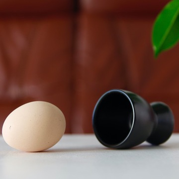 ЧАШКА ДЛЯ ЯИЦ, ЧЕРНАЯ ПОДСТАВКА ДЛЯ ЯИЦ