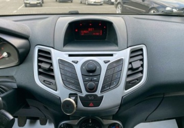 Ford Fiesta VII Hatchback 5d 1.25 Duratec 82KM 2012 Ford Fiesta 1.25 82KM SilverX Czujniki Klimatyzacja SalonPL SerwisASO FVma, zdjęcie 17