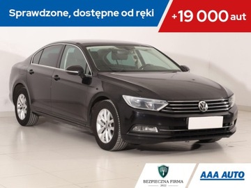 Volkswagen Passat B8 Limousine 2.0 TDI BlueMotion Technology 150KM 2015 VW Passat 2.0 TDI, Automat, Navi, Klima
