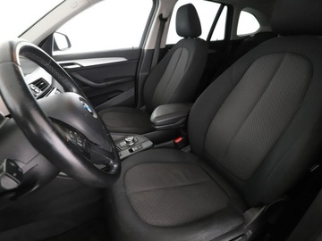 BMW X1 F48 Crossover xDrive18d 150KM 2018 BMW X1 GRATIS! Pakiet Serwisowy o wartości 1500, zdjęcie 12