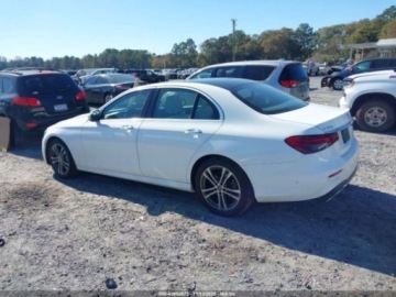 Mercedes Klasa E W213 2021 Mercedes-Benz Klasa E 350 4Matic 2021 2.0 Benzyna 255KM, zdjęcie 3