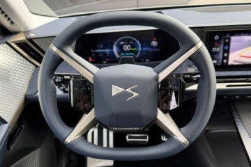  Od ręki - N°8 Jules Verne Long Range AWD 97.2kWh 350KM, zdjęcie 14