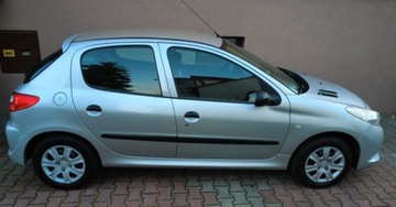 Peugeot 206 Hatchback 5d + 1.4 75KM 2010 Peugeot 206 plus Peugeot 206 plus 206 1.4 Presence 1.4 Benzyna 75KM, zdjęcie 4