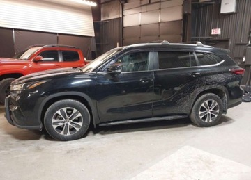 Toyota Highlander III 2023 Toyota Highlander XLE, od ubezpieczalni 2.4 Benzyna 265KM, zdjęcie 4