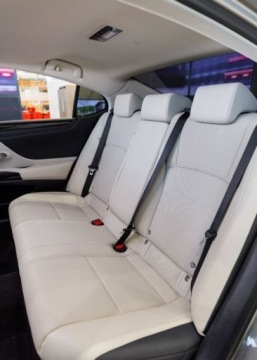 Lexus ES VII (XV70) Sedan Facelifting 300h 218KM 2023 Lexus ES 300h F Sport Dign 2.5 Hybryda 218KM, zdjęcie 32