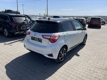 Toyota Yaris III Hatchback 5d Facelifting 2017 1.5 Dual VVT-iE 111KM 2020 Toyota Yaris Selectrion Style Kamera cofania, zdjęcie 3