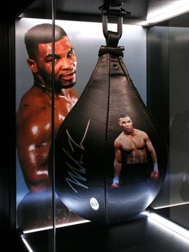 Автограф Майка Тайсона на боксерской груше в рамке! в офис президента ХИТ