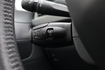 Peugeot 208 I Hatchback 5d Facelifting 1.2 PureTech 82KM 2017 Peugeot 208 1.2 PureTech, Salon Polska, zdjęcie 18