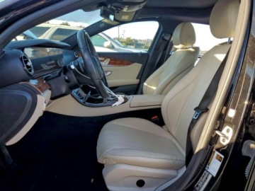 Mercedes Klasa E W213 2020 Mercedes-Benz Klasa E 350 2020 2.0 Benzyna 255KM, zdjęcie 7