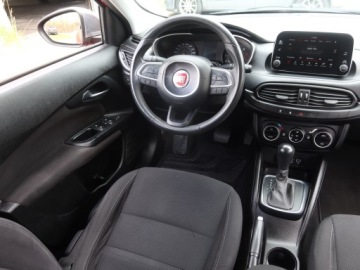 Fiat Tipo II Hatchback 1.6 E-Torq 110KM 2018 Fiat Tipo 1.6 16V, Serwis ASO, Automat, Klima, zdjęcie 6