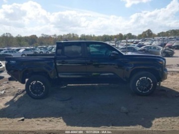 Toyota Tacoma II 2024 Toyota Tacoma TRD Sport, 2024r., 2.4L 2.4 Benzyna 278KM, zdjęcie 2