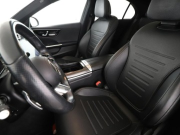 Mercedes Klasa C W206 Limuzyna Plug-in 2.0 300e 313KM 2021 Mercedes C 300 PHEV full LED skóra/alcantara, zdjęcie 12