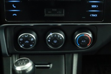 Toyota Corolla XI Sedan Facelifting 1,6 Valvematic 132KM 2017 Toyota Corolla 1.6 Valvematic, Salon Polska, zdjęcie 9