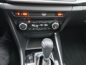 Mazda 3 III Hatchback Facelifting 2.0 SKYACTIV-G 120KM 2018 Mazda 3 TYLKO 13000 KM Automat Full LED Kamera Navi EUROPA NIE Z USA, zdjęcie 16