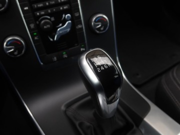 Volvo V60 I Kombi Facelifting 2.0 D4 DRIVE-E 190KM 2017 Volvo V60 D4 2.0, Salon Polska, Serwis ASO, zdjęcie 17