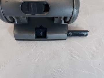 Leitz 5180 серый дырокол на 65 листов S620