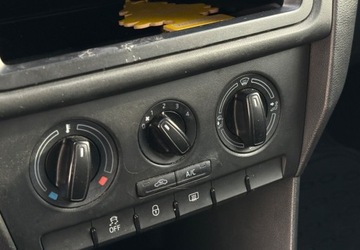 Skoda Rapid II Spaceback 1.2 MPI 75KM 2014 Skoda RAPID 1.2 Benzyna 75 KM GAZ Salon Polska 1.2 BenzynaLPG 75KM, zdjęcie 21