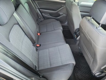 Volkswagen Passat B8 Variant Facelifting 2.0 TDI SCR 200KM 2022 Volkswagen Passat serwis ASO 2.0TDI 200KM bezwypadkowy pakiety AppConnect, zdjęcie 10