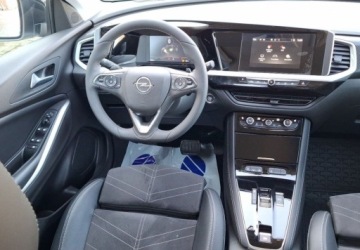 Opel 2024 Opel Grandland 1.2 T mHEV Ultimate SS eDTC6 1.2 Benzyna 136KM, zdjęcie 7