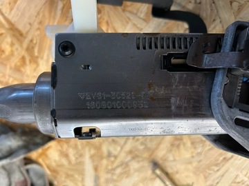 FORD C-MAX HYBRID SLOUPEC VOLANT USA