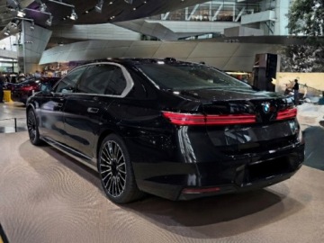 BMW Seria 7 G70 Sedan Facelifting 3.0 740 400KM 2026 740 xDrive 3.0 (400 KM)| Aktywna wentylacja foteli przednich, zdjęcie 1