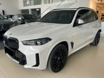BMW X5 G05 SUV Facelifting 3.0 30d 298KM 2026 BMW X5 xDrive30d Sport Suv 3.0 (298KM) 2026, zdjęcie 1