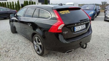 Volvo V60 I Kombi Facelifting 2.0 D4 DRIVE-E 190KM 2017 Volvo V60 2.0D 190kM Automat Led Navi Virtual Radar Skora Tylko 130tkm GWA, zdjęcie 3
