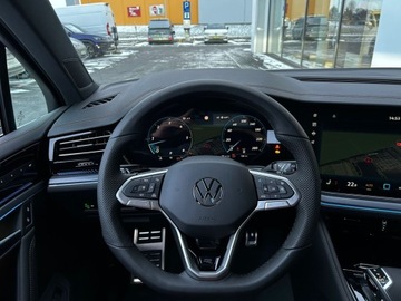 Volkswagen Touareg III SUV Facelifting 3.0 V6 TDI 231KM 2025 Volkswagen Touareg Touareg R-Line 3.0 V6 TDI 4MOTI, zdjęcie 8