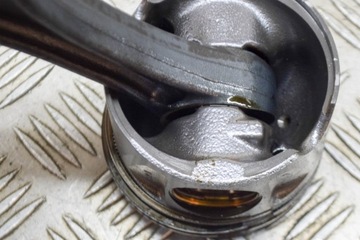 MERCEDES-BENZ GL X166 PÍST Z OJNICE A6420305517 3.0 DIESEL 190KW 2015