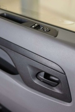 Toyota 2022 Toyota Proace Verso Kombi 2.0 D-4D Long 2,8t 2.0 Diesel 145KM, zdjęcie 17