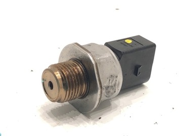 SENZOR TLAKU PALIVA VW GOLF VII 04L906054 1.6 105KM MANOMETR