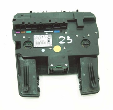 LAMPA OSVĚTLENÍ KABINY POLSTROVÁNÍ ČERNÁ MERCEDES W221 A2218708426