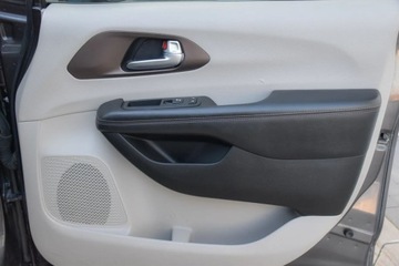 Chrysler Pacifica II 3.6 V6 291KM 2017 Chrysler Pacifica CHRYSLER PACIFICA 3.6 291KM 8-OSOB LED DVD Martwe-Pole K, zdjęcie 22