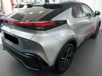 Toyota C-HR II SUV 1.8 Hybrid 140KM 2025 Od ręki - Executive 1.8 Hybrid 140KM | Podgrzewane fotele!, zdjęcie 4
