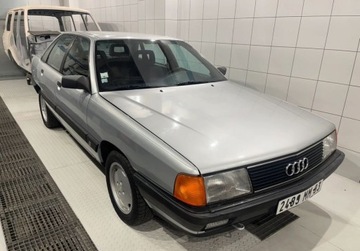 Audi 100 C3 Sedan 2.0 KAT 115KM 1989