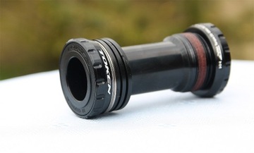 TOKEN TK878 BSA Ввинчивающийся нижний кронштейн красный