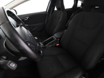 Volvo V40 II Cross Country 2.0 D2 DRIVE-E 120KM 2015 Volvo V40 klima auto czujniki parkowania, zdjęcie 12