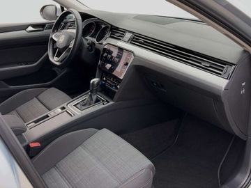 Volkswagen Passat B8 Variant Facelifting 2.0 TDI SCR 150KM 2022 Volkswagen Passat 2.0 TDI 150KM Business DSG SerwisASO Acc Led Nawi AppCon, zdjęcie 15