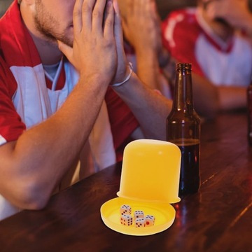 Игра в кости в чашке + игральные кости