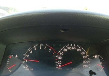 Toyota Corolla IX (E12) Sedan 1.6 i 16V 110KM 2004 Toyota Corolla Toyota Corolla 1.6 Benzyna 110KM, zdjęcie 13