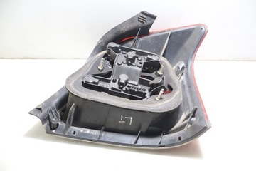 SVĚTLO LEVÝ ZADNÍ TOYOTA AVENSIS II T25