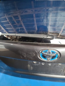 Toyota Prius Plus + 11-14 — Крышка багажника в сборе 67005-47330