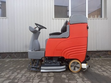 Промышленная самоходная поломоечная машина Hako B 115 R