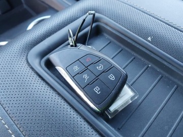 Chevrolet Suburban GMT900 2023 Chevrolet Suburban 2023 CHEVROLET SUBURBAN 4WD PREMIER 5.3 Benzyna 355KM, zdjęcie 14