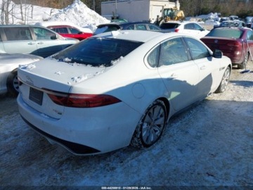 Jaguar XF II 2021 Jaguar XF R-Dynamic Se P300 2021 2.0 Benzyna 296KM, zdjęcie 5