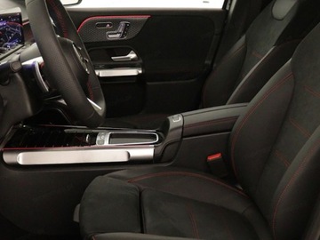 Mercedes GLB SUV 2.0 200d 150KM 2025 MERCEDES-BENZ GLB 200 d AMG Line Suv 2.0 (150KM) 2025, zdjęcie 3
