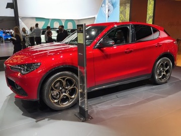 Alfa Romeo Stelvio SUV Facelifting 2023 2.0 GME Turbo 280KM 2025 ALFA ROMEO Stelvio Turbo Intensa Q4 Suv 2.0 (280KM) 2025, zdjęcie 1